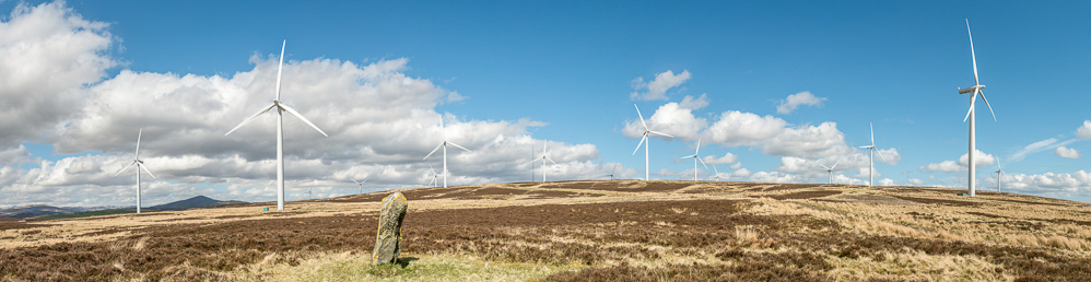 drimmie wind farm &copy; George Logan